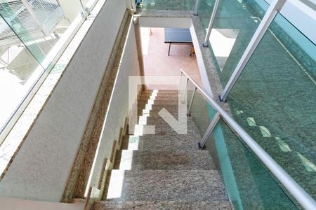 Casa à venda com 360m², 4 quartos e 4 vagasEscada