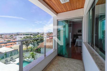 Casa à venda com 360m², 4 quartos e 4 vagasVaranda da suíte