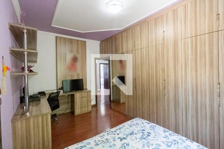 Casa à venda com 360m², 4 quartos e 4 vagasSemi suíte 2