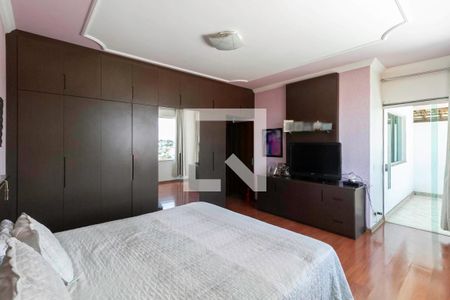 Casa à venda com 360m², 4 quartos e 4 vagasSuíte