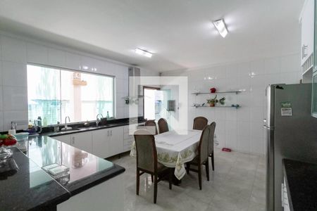 Casa à venda com 360m², 4 quartos e 4 vagasCozinha