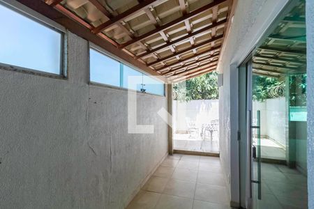 Casa à venda com 360m², 4 quartos e 4 vagasVaranda da semi suíte 1