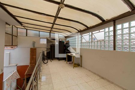 Casa à venda com 180m², 3 quartos e 2 vagasVaranda