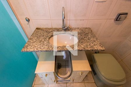 Apartamento para alugar com 86m², 2 quartos e 1 vaga Apartamento para alugar com 86m², 2 quartos e 1 vagaBanheiro social