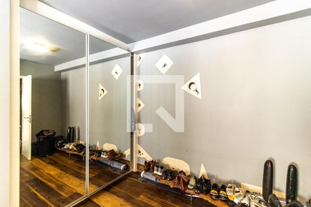 Apartamento à venda com 220m², 3 quartos e 3 vagas Apartamento à venda com 220m², 3 quartos e 3 vagasSuíte 1 - Armário