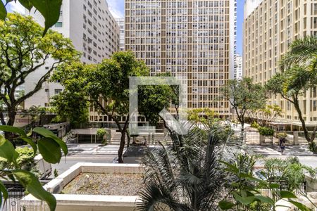 Apartamento à venda com 220m², 3 quartos e 3 vagas Apartamento à venda com 220m², 3 quartos e 3 vagasVista da Sala