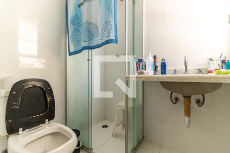 Apartamento à venda com 220m², 3 quartos e 3 vagas Apartamento à venda com 220m², 3 quartos e 3 vagasBanheiro da Suíte 2