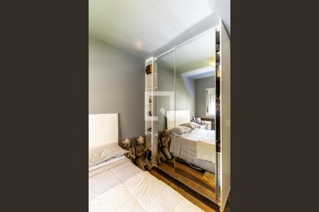 Apartamento à venda com 220m², 3 quartos e 3 vagas Apartamento à venda com 220m², 3 quartos e 3 vagasSuíte 2 - Armário