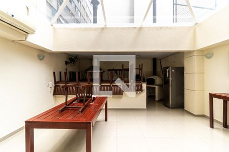 Apartamento à venda com 220m², 3 quartos e 3 vagas Apartamento à venda com 220m², 3 quartos e 3 vagasChurrasqueira