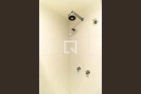 Apartamento à venda com 220m², 3 quartos e 3 vagas Apartamento à venda com 220m², 3 quartos e 3 vagasBanheiro Social - Ducha