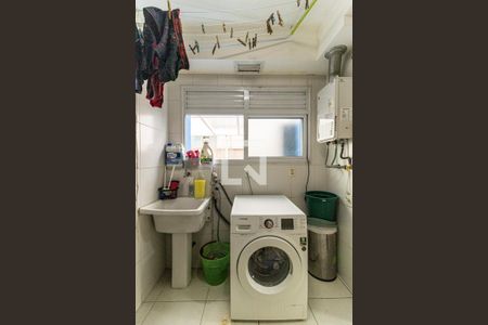 Apartamento à venda com 220m², 3 quartos e 3 vagas Apartamento à venda com 220m², 3 quartos e 3 vagasÁrea de Serviço