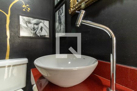 Apartamento à venda com 220m², 3 quartos e 3 vagas Apartamento à venda com 220m², 3 quartos e 3 vagasLavabo - Torneira