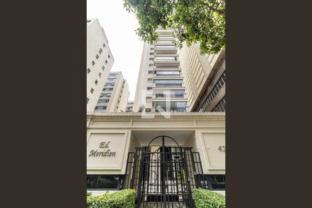 Apartamento à venda com 220m², 3 quartos e 3 vagas Apartamento à venda com 220m², 3 quartos e 3 vagasFachada