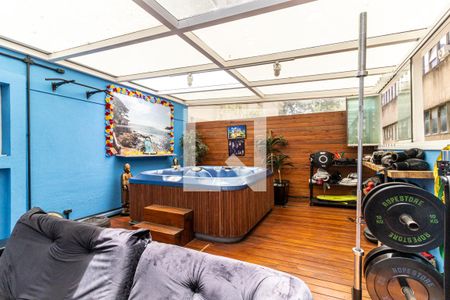 Apartamento à venda com 220m², 3 quartos e 3 vagas Apartamento à venda com 220m², 3 quartos e 3 vagasJacuzzi