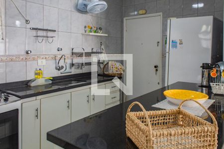 Apartamento para alugar com 140m², 4 quartos e 2 vagas Apartamento para alugar com 140m², 4 quartos e 2 vagasCozinha