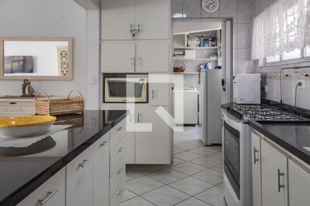 Apartamento para alugar com 140m², 4 quartos e 2 vagas Apartamento para alugar com 140m², 4 quartos e 2 vagasCozinha