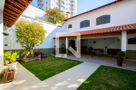 Casa à venda com 400m², 4 quartos e 5 vagas Casa à venda com 400m², 4 quartos e 5 vagasQuintal