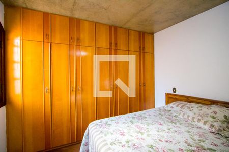 Casa à venda com 400m², 4 quartos e 5 vagas Casa à venda com 400m², 4 quartos e 5 vagasQuarto 4