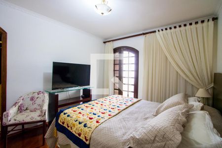 Casa à venda com 400m², 4 quartos e 5 vagas Casa à venda com 400m², 4 quartos e 5 vagasQuarto 1 - Suíte