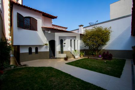 Casa à venda com 400m², 4 quartos e 5 vagas Casa à venda com 400m², 4 quartos e 5 vagasQuintal