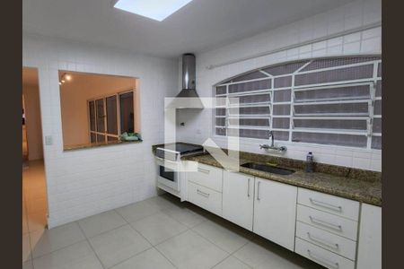 Casa à venda com 200m², 4 quartos e 2 vagas
