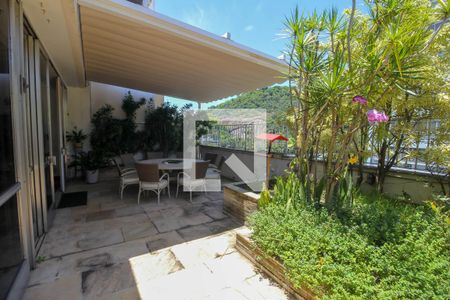 Apartamento à venda com 600m², 5 quartos e 2 vagas Apartamento à venda com 600m², 5 quartos e 2 vagasVaranda