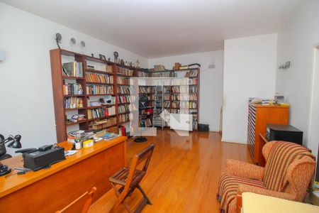 Apartamento à venda com 600m², 5 quartos e 2 vagas Apartamento à venda com 600m², 5 quartos e 2 vagasQuarto 5