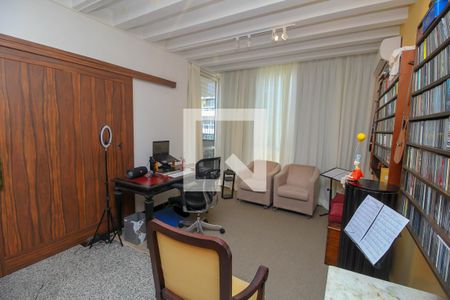 Apartamento à venda com 600m², 5 quartos e 2 vagas Apartamento à venda com 600m², 5 quartos e 2 vagasEscritório