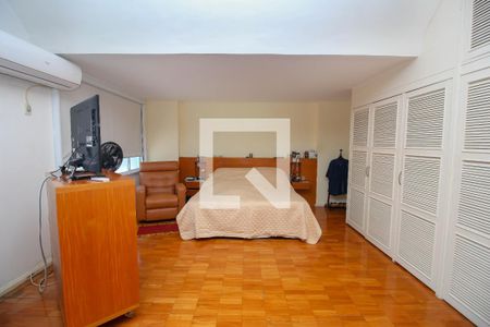 Apartamento à venda com 600m², 5 quartos e 2 vagas Apartamento à venda com 600m², 5 quartos e 2 vagasQuarto 1