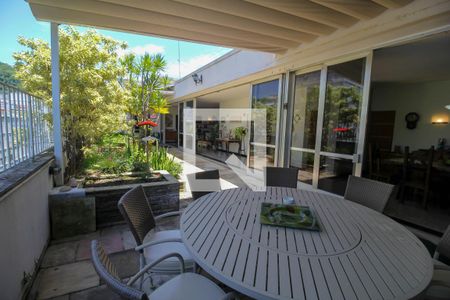 Apartamento à venda com 600m², 5 quartos e 2 vagas Apartamento à venda com 600m², 5 quartos e 2 vagasVaranda