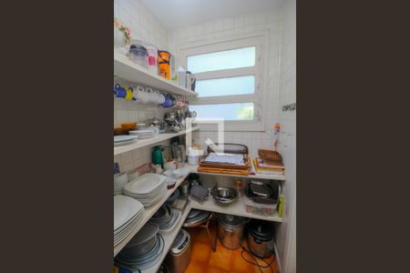 Apartamento à venda com 600m², 5 quartos e 2 vagas Apartamento à venda com 600m², 5 quartos e 2 vagasArmário de louça