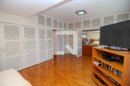 Apartamento à venda com 600m², 5 quartos e 2 vagas Apartamento à venda com 600m², 5 quartos e 2 vagasQuarto 1