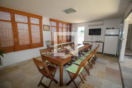 Apartamento à venda com 600m², 5 quartos e 2 vagas Apartamento à venda com 600m², 5 quartos e 2 vagasSalão da churrasqueira