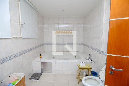 Apartamento à venda com 600m², 5 quartos e 2 vagas Apartamento à venda com 600m², 5 quartos e 2 vagasBanheiro da Suíte 1