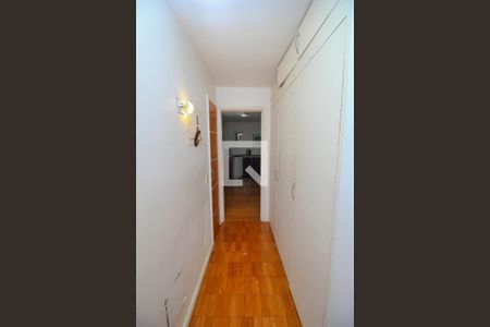 Apartamento à venda com 600m², 5 quartos e 2 vagas Apartamento à venda com 600m², 5 quartos e 2 vagasCorredor