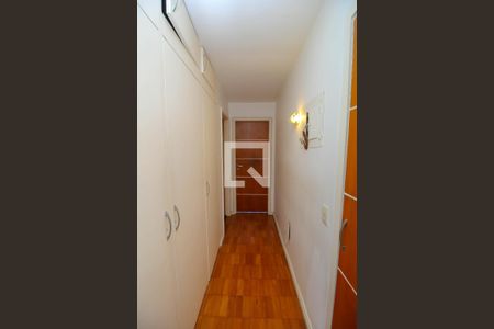 Apartamento à venda com 600m², 5 quartos e 2 vagas Apartamento à venda com 600m², 5 quartos e 2 vagasCorredor