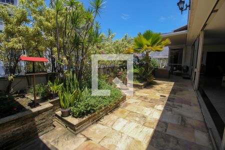 Apartamento à venda com 600m², 5 quartos e 2 vagas Apartamento à venda com 600m², 5 quartos e 2 vagasVaranda