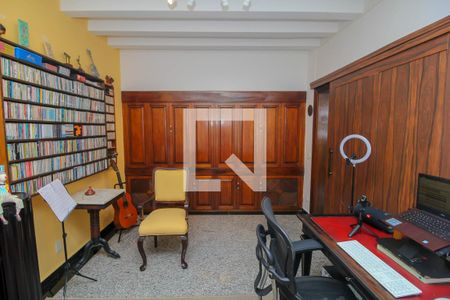 Apartamento à venda com 600m², 5 quartos e 2 vagas Apartamento à venda com 600m², 5 quartos e 2 vagasEscritório