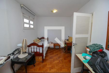 Apartamento à venda com 600m², 5 quartos e 2 vagas Apartamento à venda com 600m², 5 quartos e 2 vagasQuarto de Serviço
