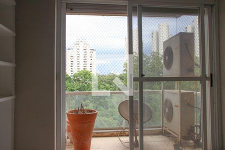 Apartamento à venda com 300m², 4 quartos e 4 vagas Apartamento à venda com 300m², 4 quartos e 4 vagasDetalhe Sala da suite 1