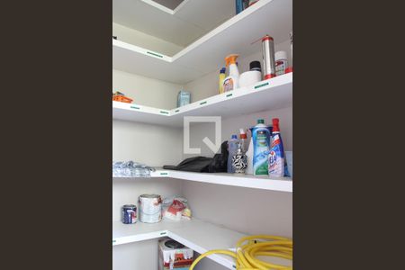 Apartamento à venda com 300m², 4 quartos e 4 vagas Apartamento à venda com 300m², 4 quartos e 4 vagasDetalhe da area de serviço