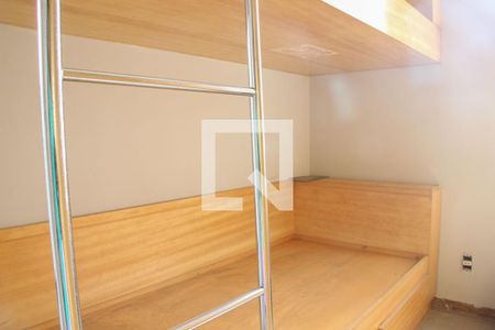 Apartamento à venda com 300m², 4 quartos e 4 vagas Apartamento à venda com 300m², 4 quartos e 4 vagasQuarto 3