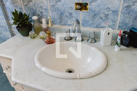 Casa à venda com 280m², 2 quartos e 2 vagas Casa à venda com 280m², 2 quartos e 2 vagasCasa 2 Banheiro da Suíte 1 Pia