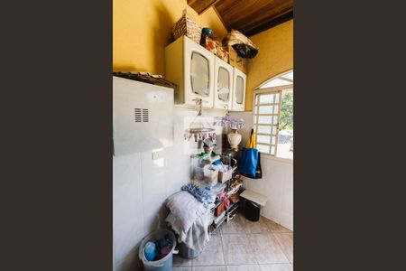 Casa à venda com 280m², 2 quartos e 2 vagas Casa à venda com 280m², 2 quartos e 2 vagasCasa 2 Lavanderia