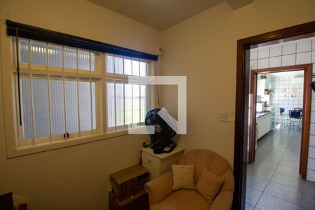 Casa à venda com 285m², 4 quartos e 2 vagas Casa à venda com 285m², 4 quartos e 2 vagasQuarto de Serviço