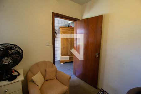 Casa à venda com 285m², 4 quartos e 2 vagas Casa à venda com 285m², 4 quartos e 2 vagasQuarto de Serviço