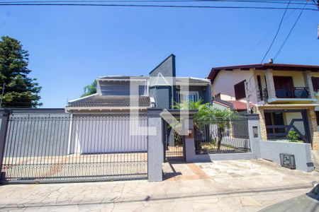 Casa à venda com 285m², 4 quartos e 2 vagas Casa à venda com 285m², 4 quartos e 2 vagasFachada