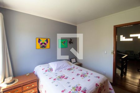 Casa à venda com 285m², 4 quartos e 2 vagas Casa à venda com 285m², 4 quartos e 2 vagasQuarto 2