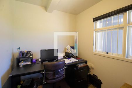 Casa à venda com 285m², 4 quartos e 2 vagas Casa à venda com 285m², 4 quartos e 2 vagasQuarto de Serviço