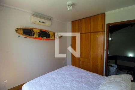 Casa à venda com 285m², 4 quartos e 2 vagas Casa à venda com 285m², 4 quartos e 2 vagasQuarto 1